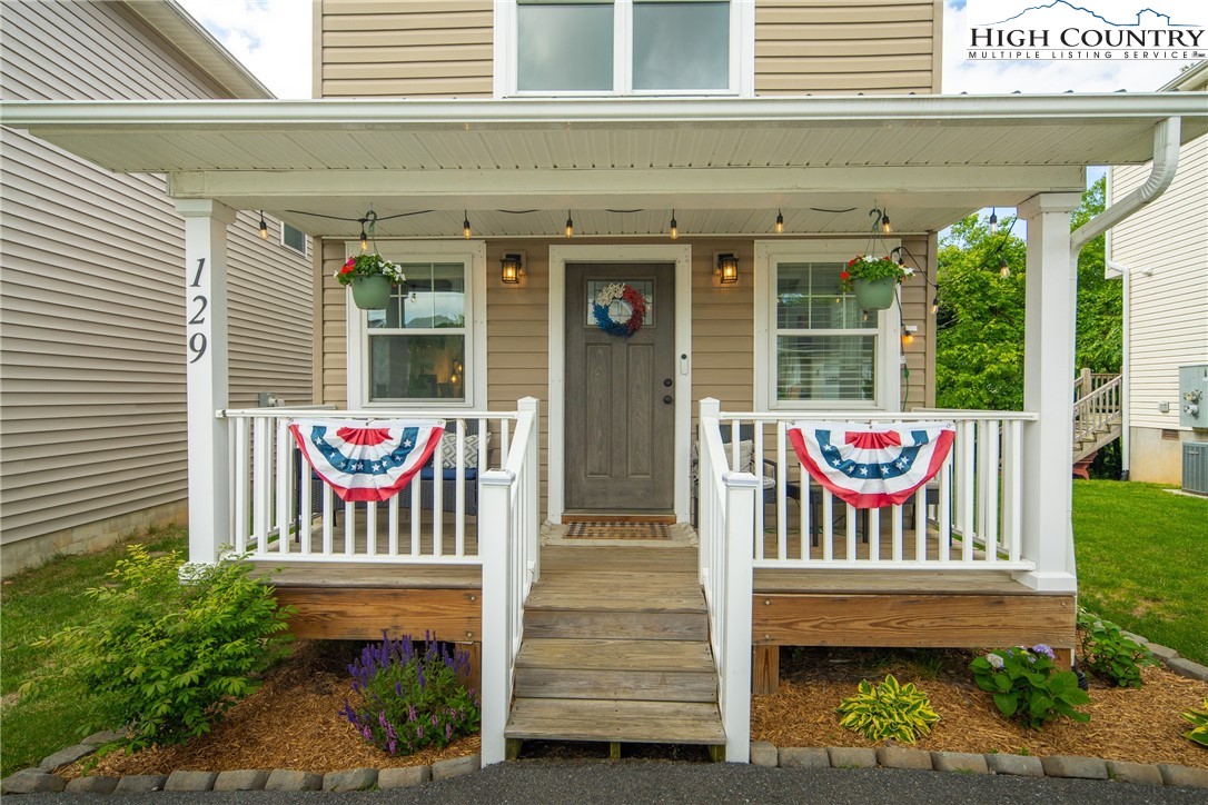 129 Stratford Lane Boone, NC 28607 - Photo 3 of 30