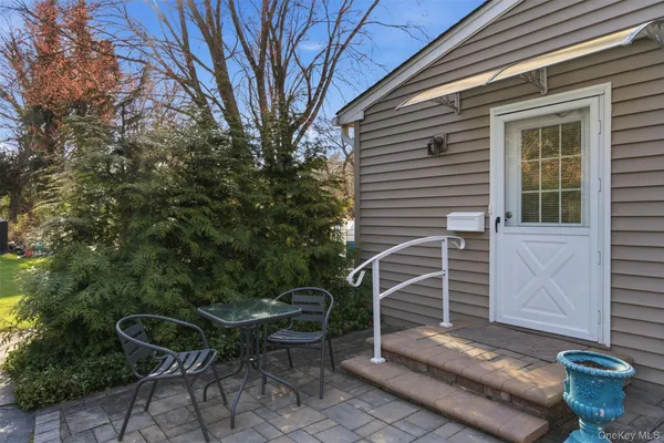 $2,200 | 120 Greenlawn Road, Huntington, NY 11743