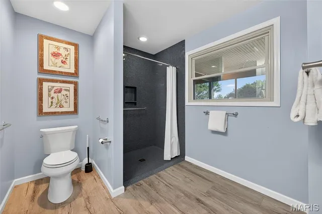 $750,000 | 4931 Theiss Road, St. Louis, MO 63128