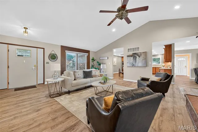 $750,000 | 4931 Theiss Road, St. Louis, MO 63128