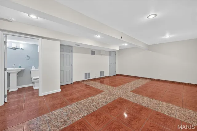 $750,000 | 4931 Theiss Road, St. Louis, MO 63128