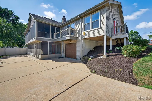 $750,000 | 4931 Theiss Road, St. Louis, MO 63128