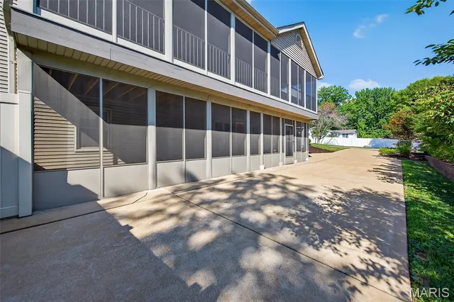 $750,000 | 4931 Theiss Road, St. Louis, MO 63128