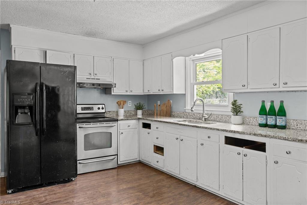 2512 Friendly Trail Raleigh, NC 27610 - Photo 11 of 41