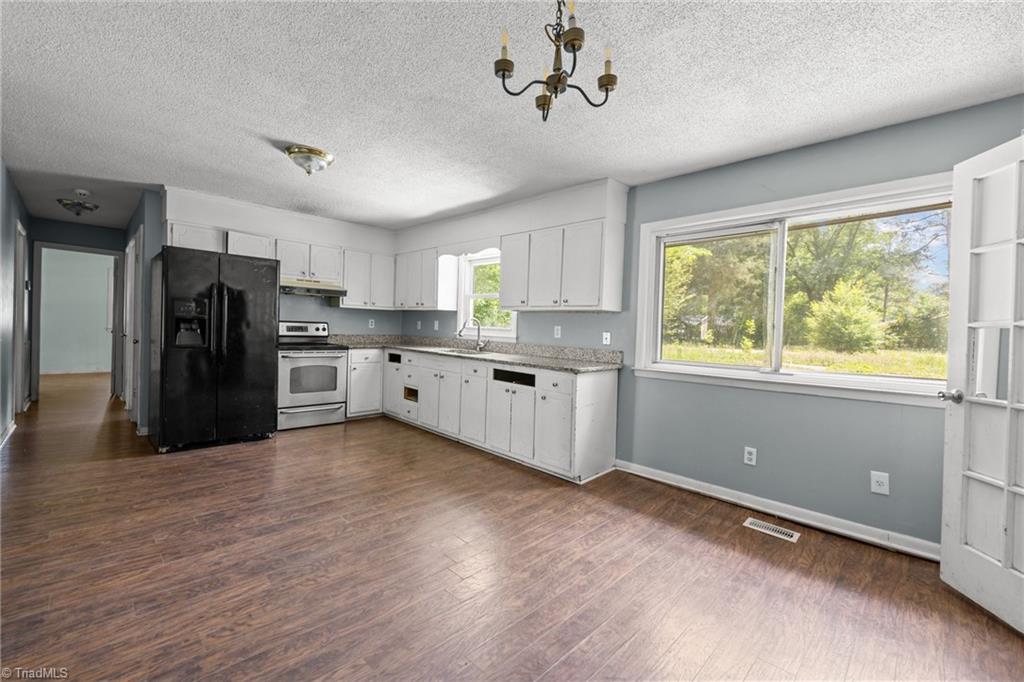 2512 Friendly Trail Raleigh, NC 27610 - Photo 10 of 41