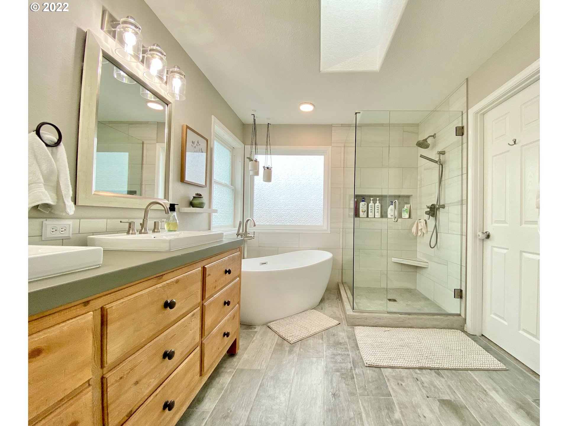 3641 Northwest Endicott Street Camas, WA 98607 - Photo 16 of 25 Bathroom, Attached