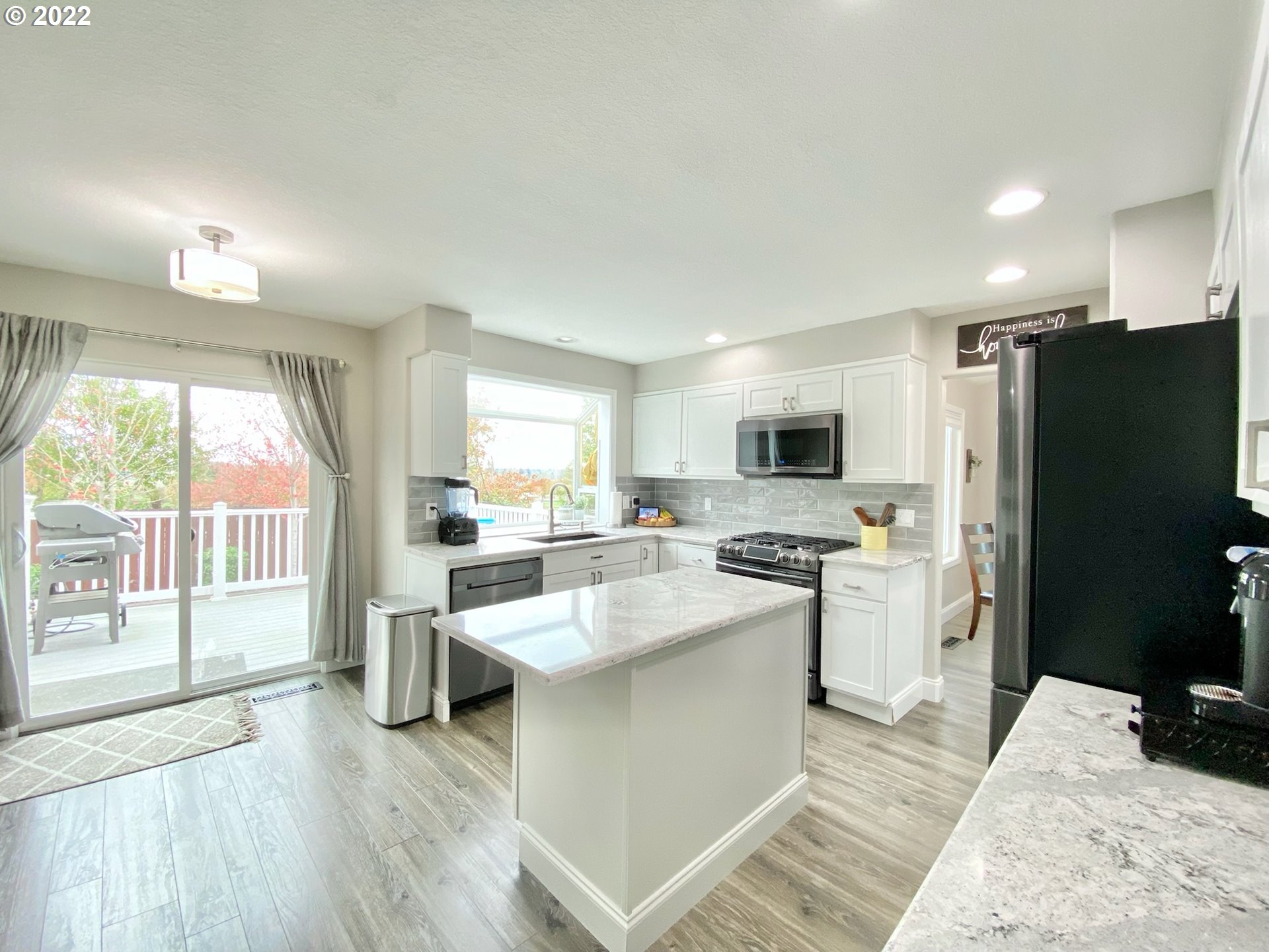 3641 Northwest Endicott Street Camas, WA 98607 - Photo 8 of 25 Kitchen/Nook