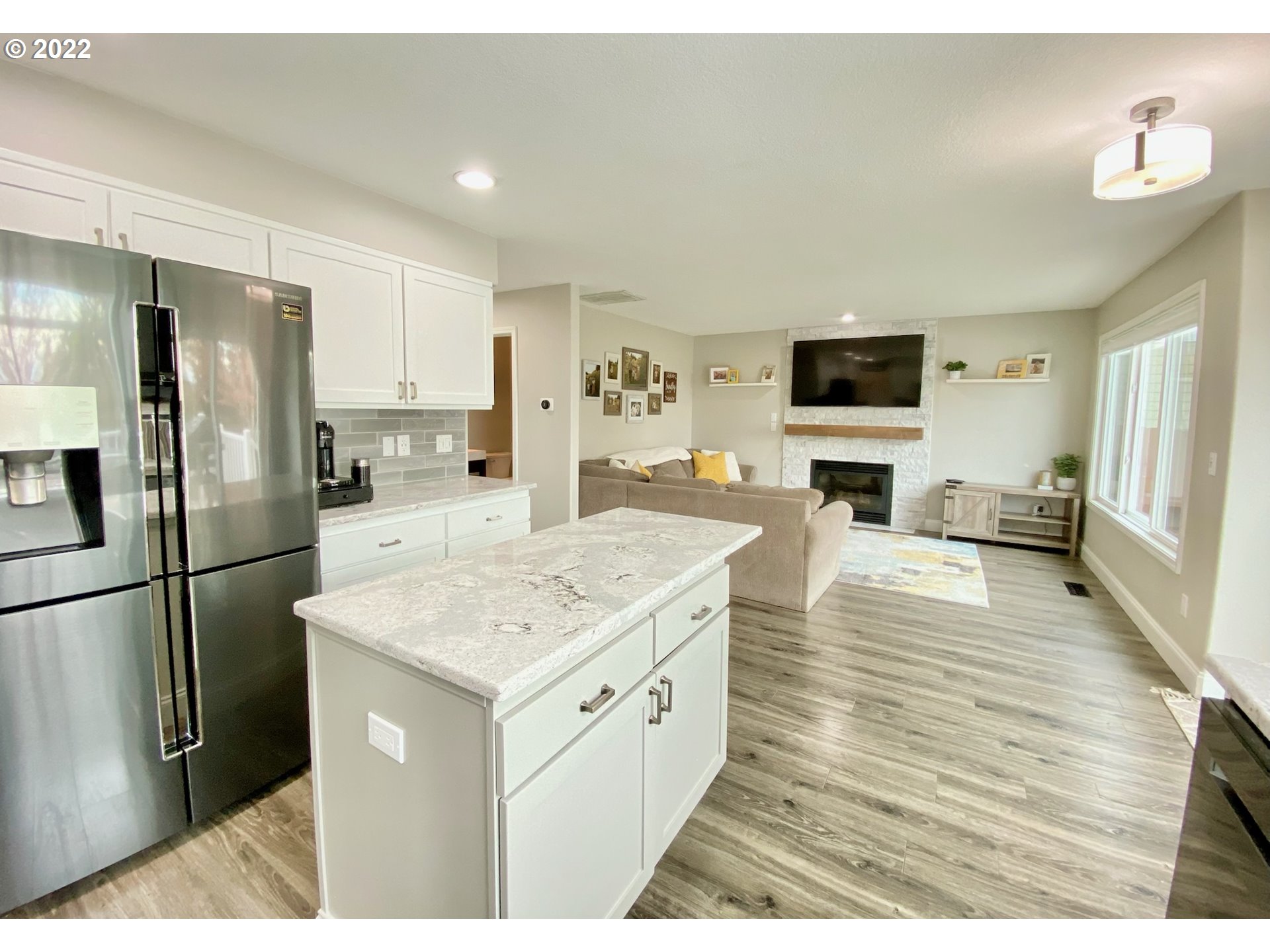 3641 Northwest Endicott Street Camas, WA 98607 - Photo 10 of 25 Kitchen/Family Room