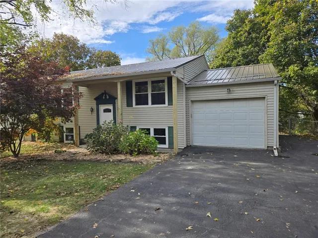 $259,900 | 27 Lynaugh Road, Victor, NY 14564