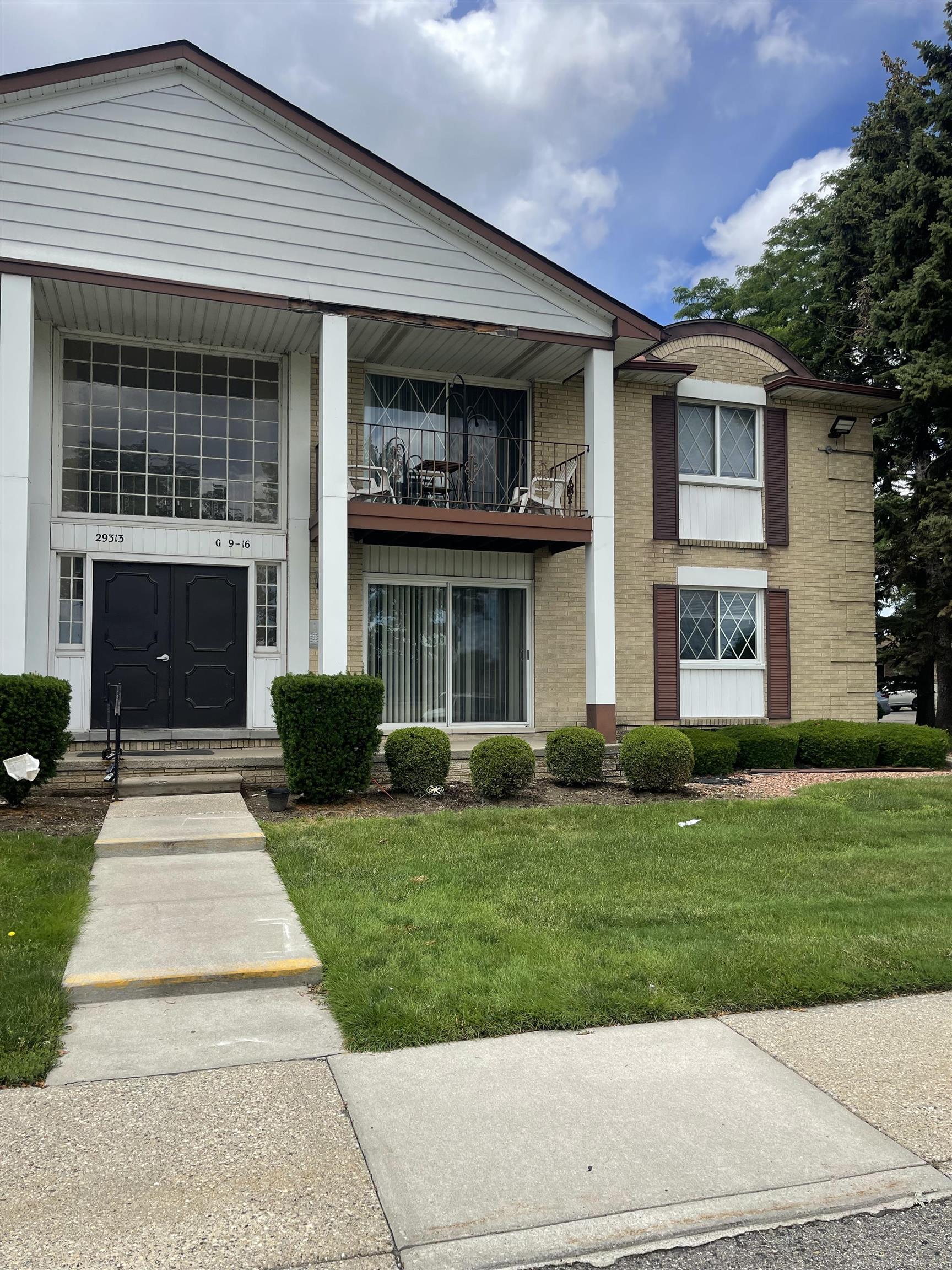 29313 Hayes Road, Unit G10 Warren, MI 48088 - Photo 2 of 13