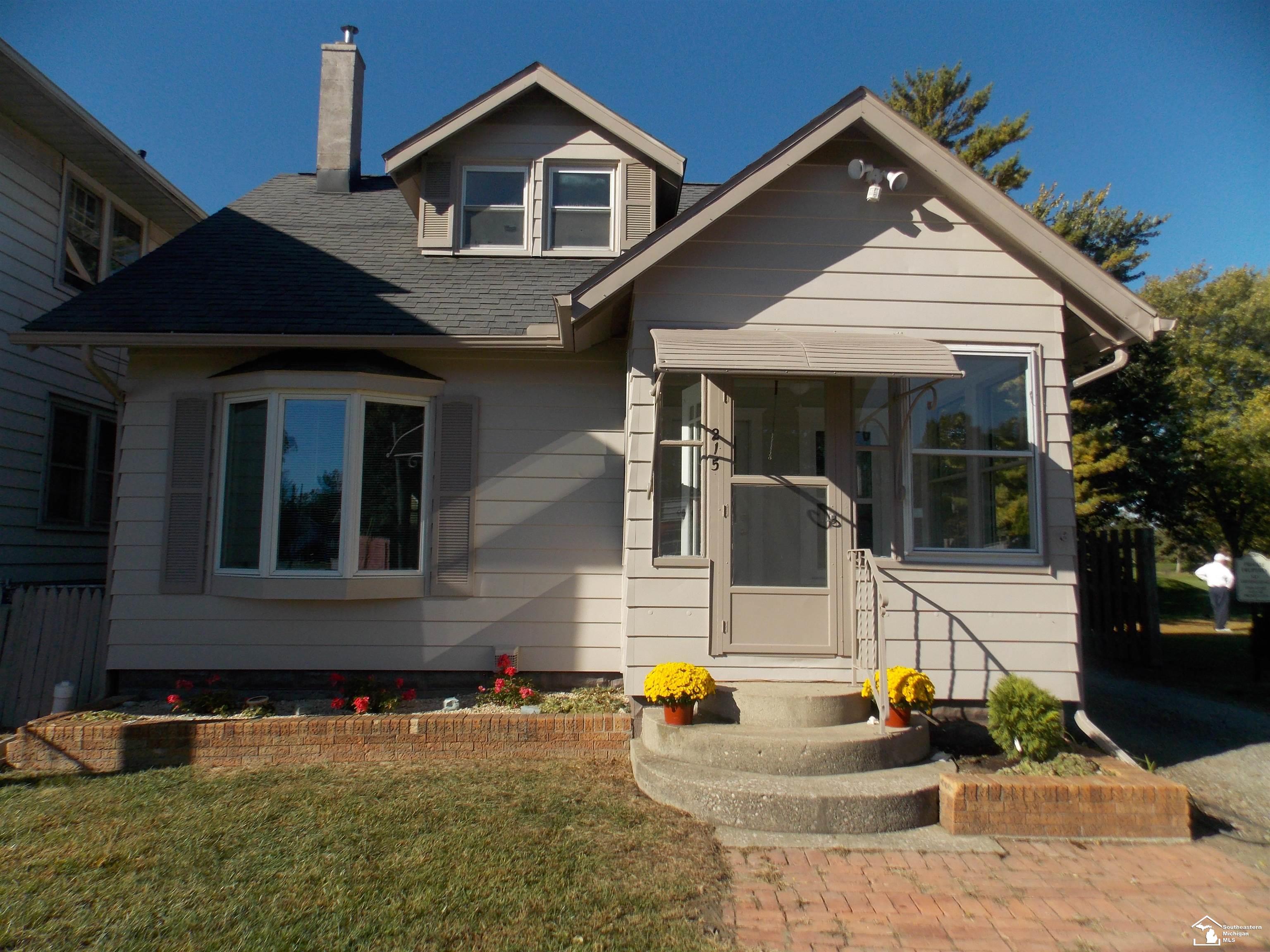 215 Cole Road Monroe, MI 48162 - Photo 3 of 36