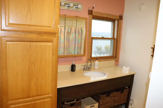 $199,500 | 223 North Hill Street, Fountain City, WI 54629