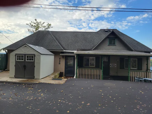 $199,500 | 223 North Hill Street, Fountain City, WI 54629