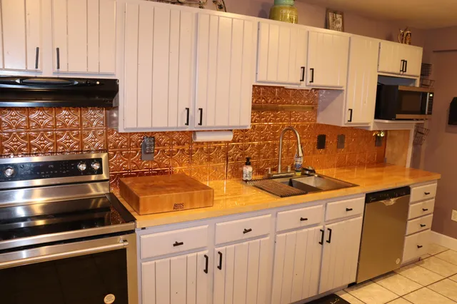 $199,500 | 223 North Hill Street, Fountain City, WI 54629