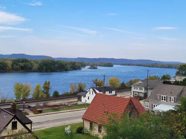 $199,500 | 223 North Hill Street, Fountain City, WI 54629