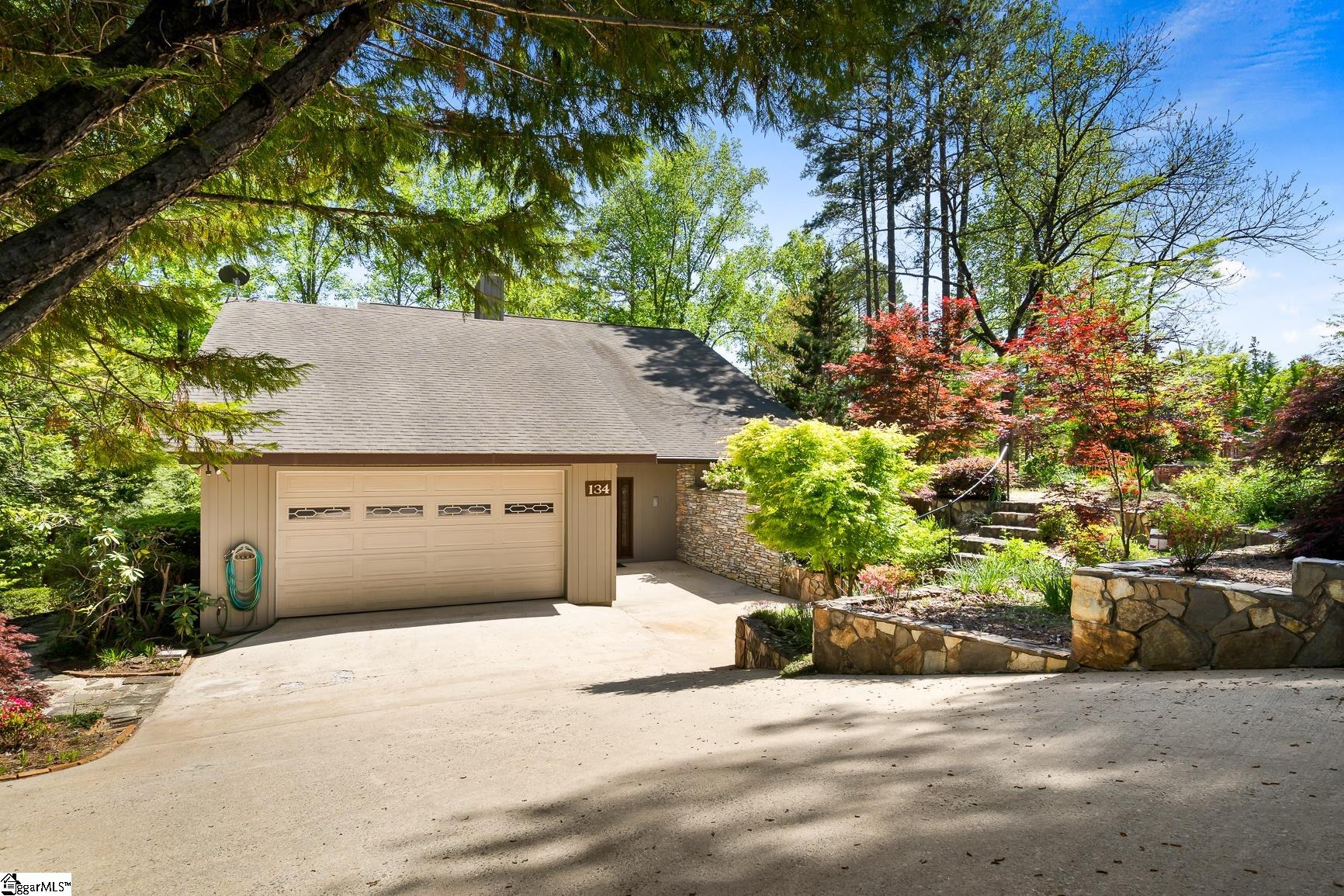 134 Hickory Cove Road Seneca, SC 29672 - Photo 1 of 36 Gallery Image 1