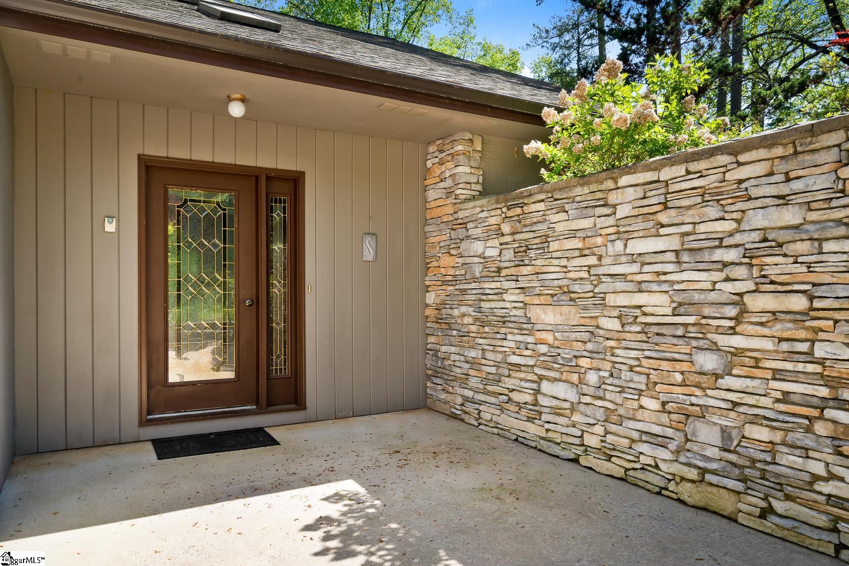 134 Hickory Cove Road Seneca, SC 29672 - Photo 4 of 36 Gallery Image 4
