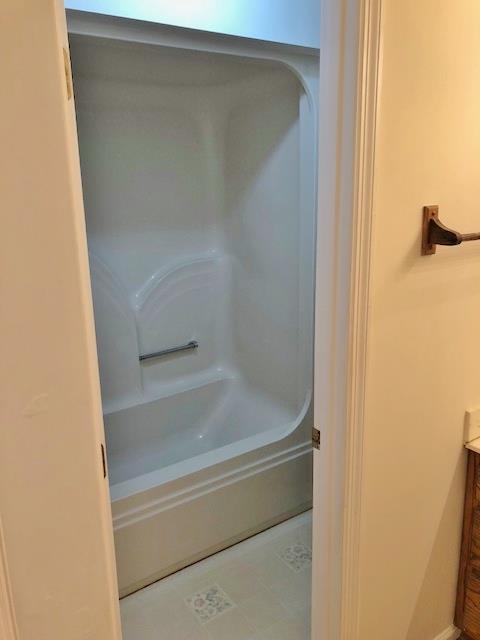 4074 Shady Grove Road Morrison, TN 37357 - Photo 14 of 29 a bathroom with a bathtub