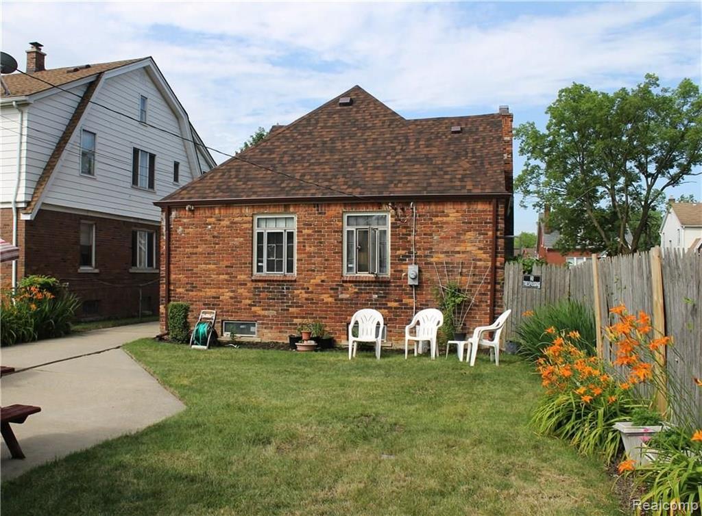 5274 Balfour Road Detroit, MI 48224 - Photo 3 of 21
