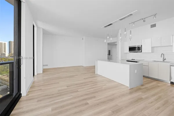 $4,475 | 101 Diplomat Parkway, Unit 2401, Hallandale Beach, FL 33009