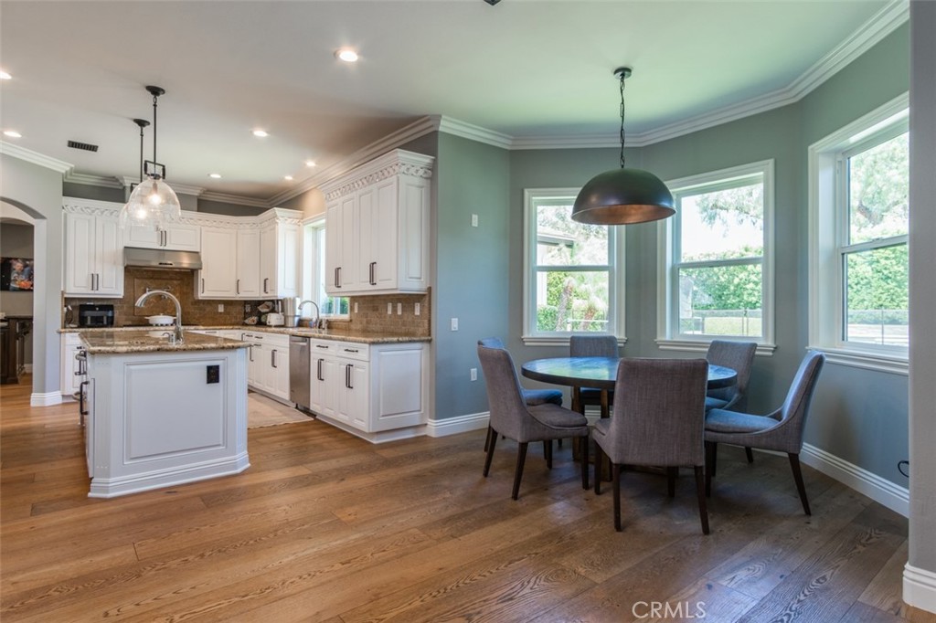 586 Valley Gate Road Simi Valley, CA 93065 - Photo 19 of 57 Kitchen and breakfast nook
