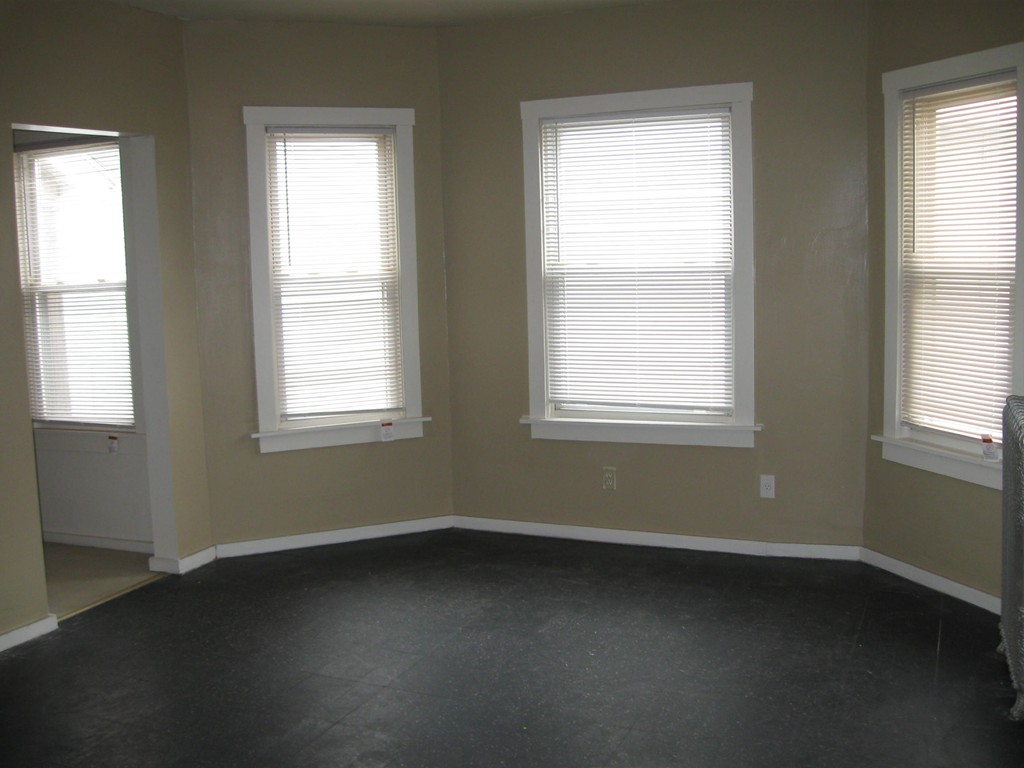 21 Pomona Street Springfield, MA 01108 - Photo 11 of 22 Gallery Image 11