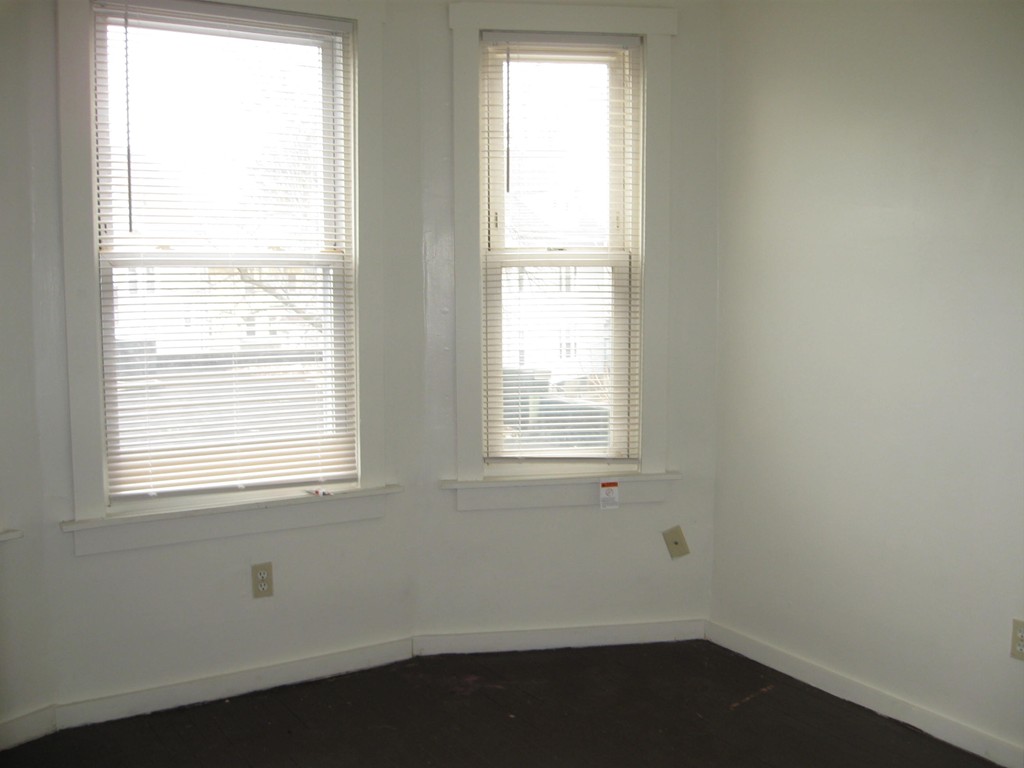 21 Pomona Street Springfield, MA 01108 - Photo 13 of 22 Gallery Image 13