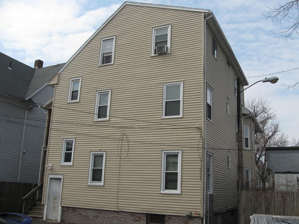 21 Pomona Street Springfield, MA 01108 - Photo 3 of 22 Gallery Image 3