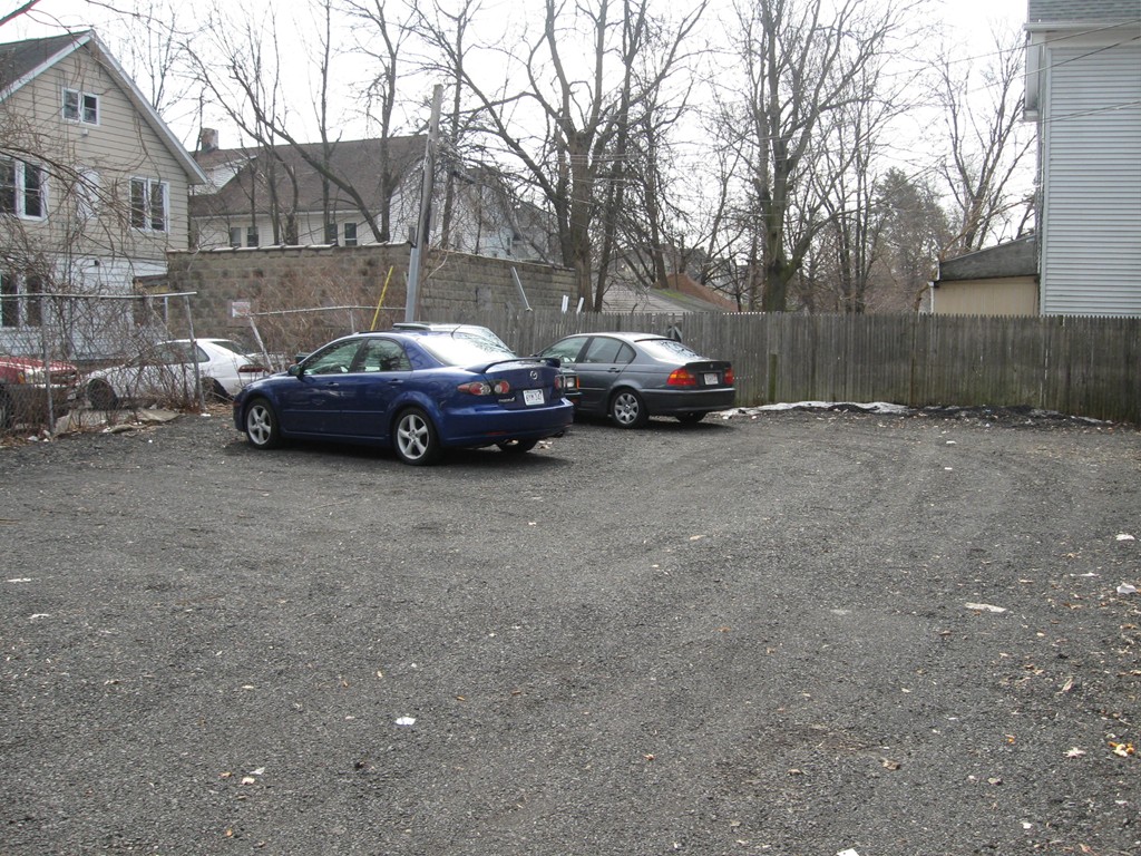 21 Pomona Street Springfield, MA 01108 - Photo 4 of 22 Gallery Image 4