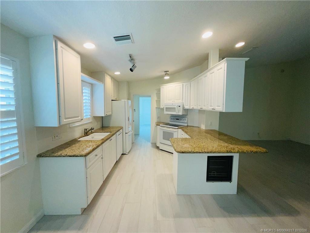 781 Southwest Balmoral Trace Stuart, FL 34997 - Photo 3 of 19