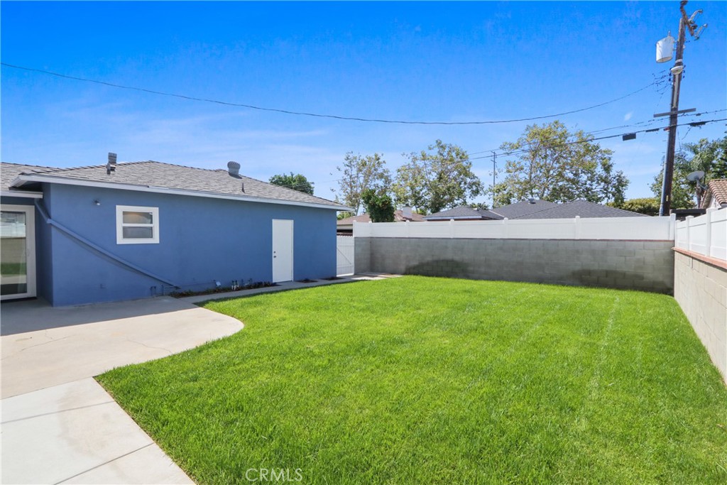 10006 Van Ruiten Street Bellflower, CA 90706 - Photo 19 of 41 BACKYARD