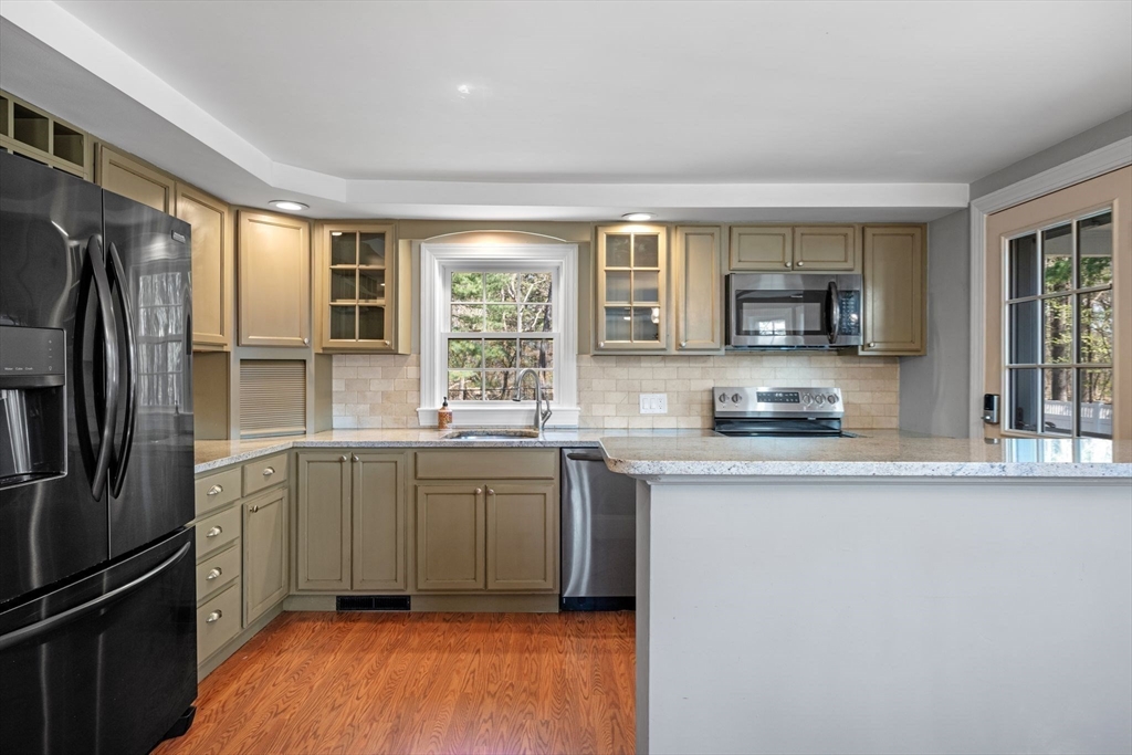 18 Cedarcrest Road Wilmington, MA 01887 - Photo 8 of 39 Gallery Image 8