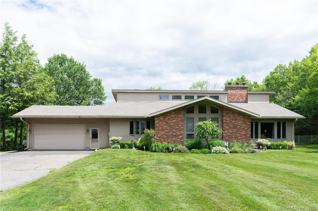 284 Ledgewood Road Watertown, CT 06795 - Photo 1 of 1