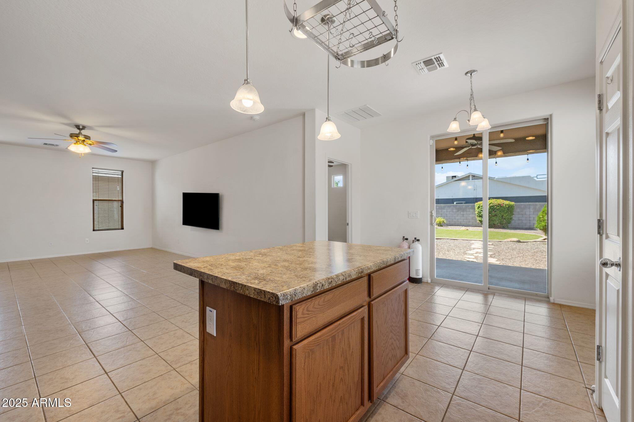 2119 East Phelps Road Phoenix, AZ 85022 - Photo 11 of 42 064-Kitchen