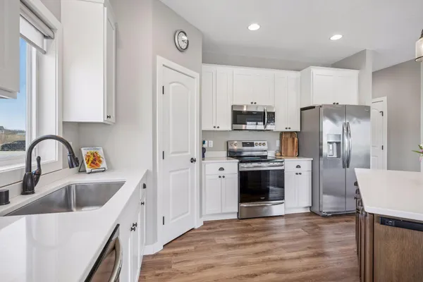 $400,000 | 1621 11th Street Northeast, Buffalo, MN 55313