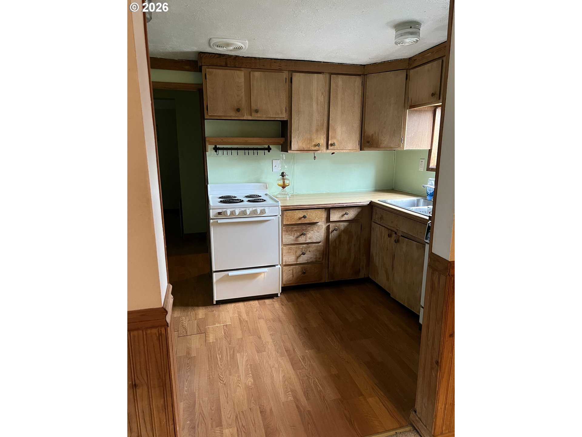 2204 Southeast 84th Avenue Portland, OR 97216 - Photo 6 of 7