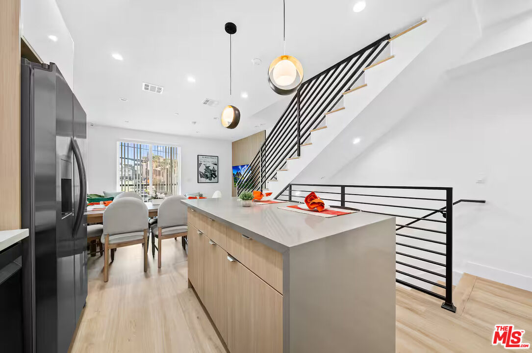 201 South Westlake Avenue, Unit 203 1/2 Los Angeles, CA 90057 - Photo 14 of 27