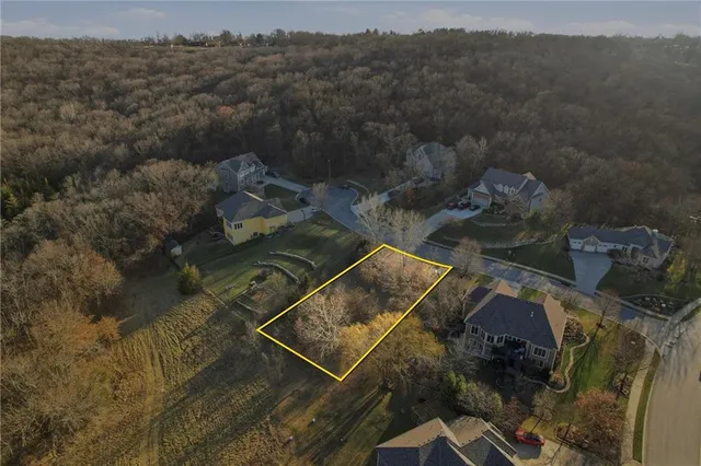 $65,000 | 1828 Edgewood Court, Leavenworth, KS 66048