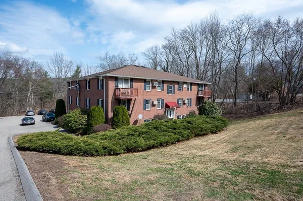 $149,900 | 325 Ashland Avenue, Unit 12, Southbridge, MA 01550