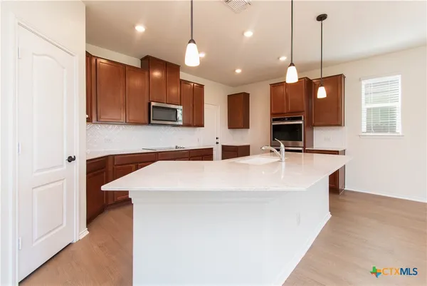 $2,400 | 661 Bailey Park Drive, Jarrell, TX 76537