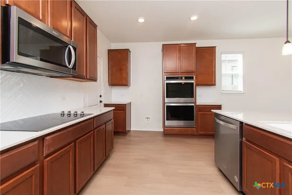 $2,400 | 661 Bailey Park Drive, Jarrell, TX 76537