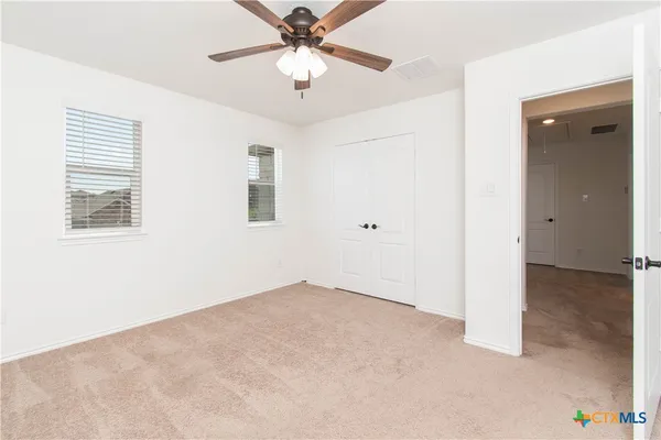 $2,400 | 661 Bailey Park Drive, Jarrell, TX 76537