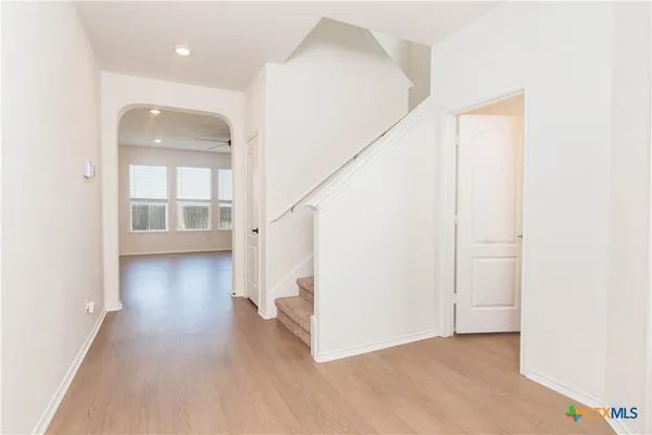 $2,400 | 661 Bailey Park Drive, Jarrell, TX 76537