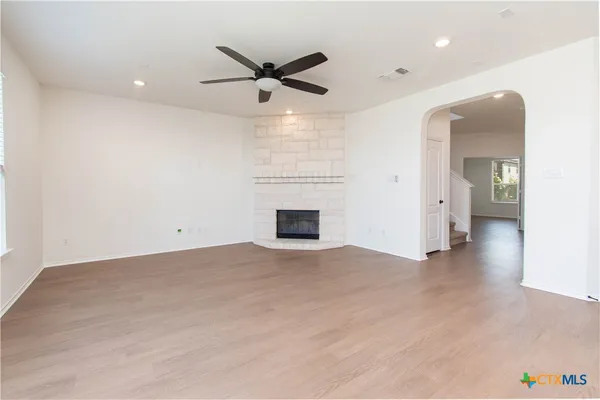 $2,500 | 661 Bailey Park Drive, Jarrell, TX 76537