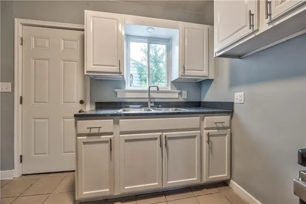 $158,000 | 1810 South Maywood Avenue, Independence, MO 64052