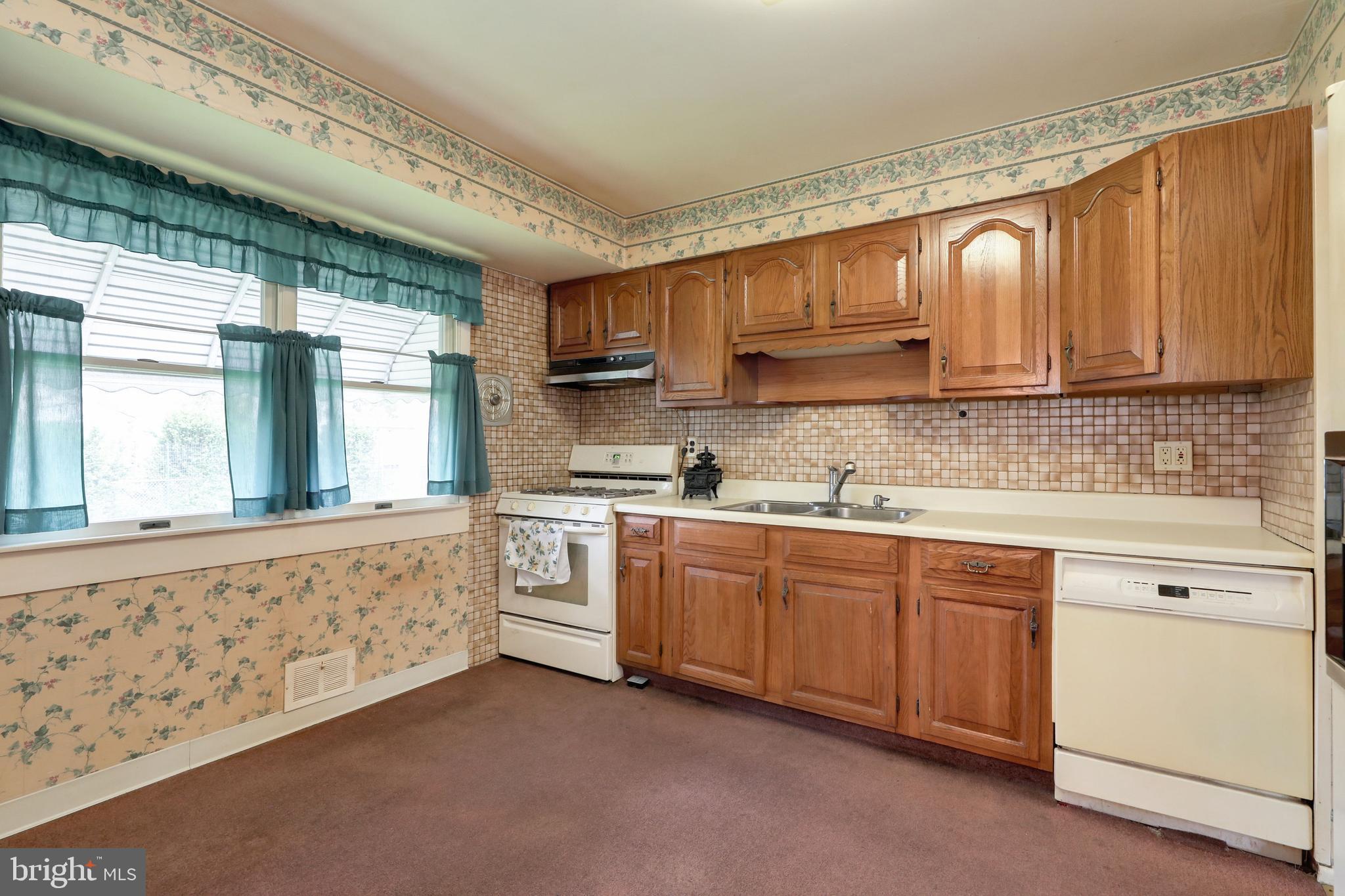 916 Woodlane Road Mount Holly, NJ 08060 - Photo 13 of 33 Gallery Image 13