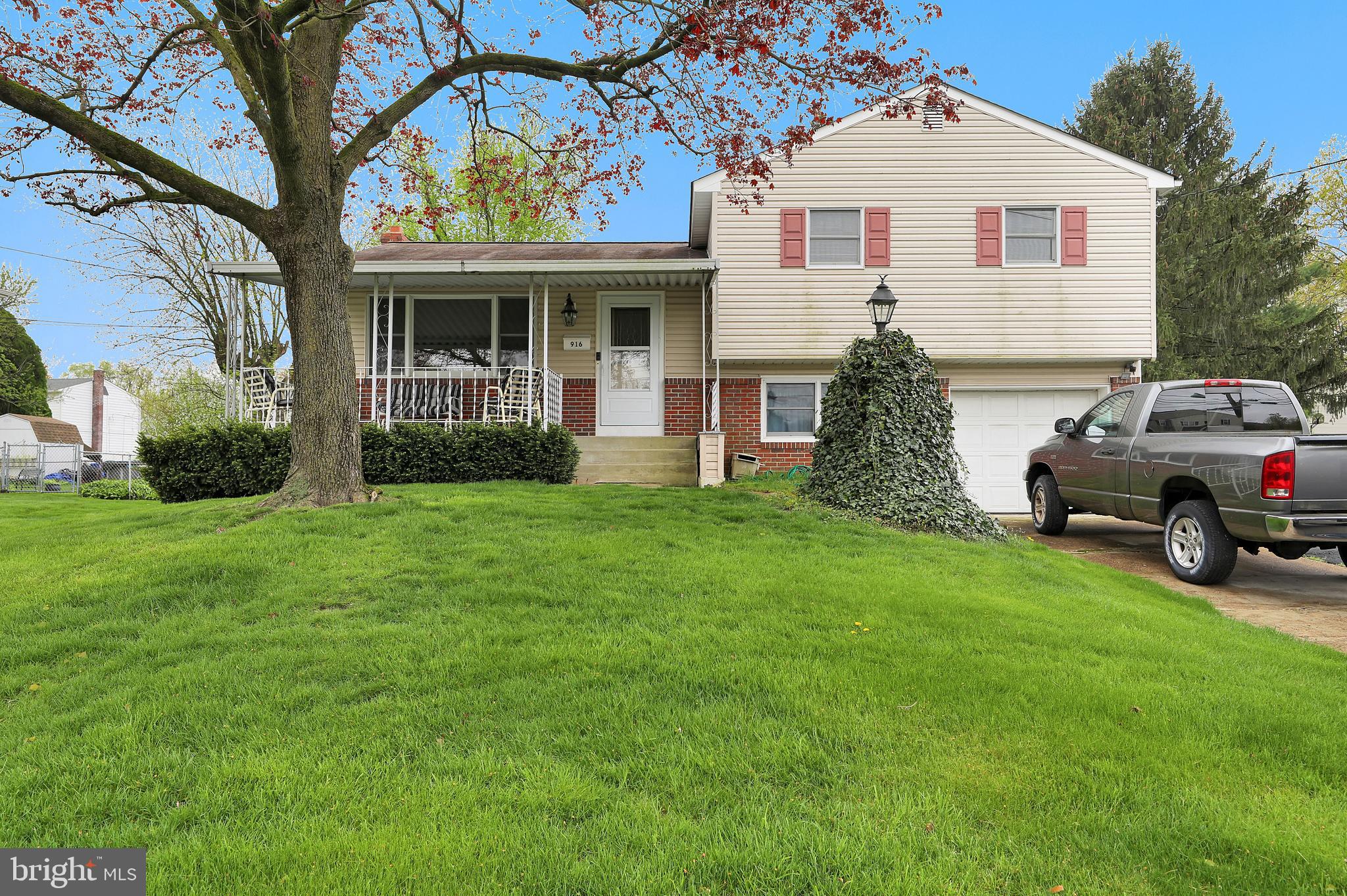 916 Woodlane Road Mount Holly, NJ 08060 - Photo 2 of 33 Gallery Image 2