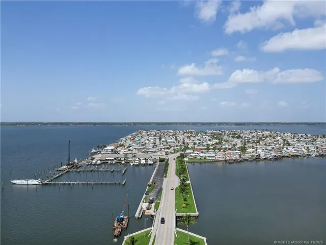 $174,300 | 105 Nettles Boulevard, Jensen Beach, FL 34957