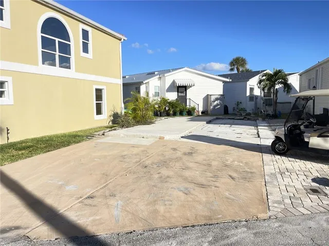$174,300 | 105 Nettles Boulevard, Jensen Beach, FL 34957