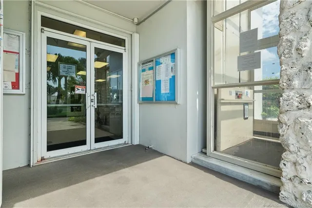 $174,300 | 105 Nettles Boulevard, Jensen Beach, FL 34957